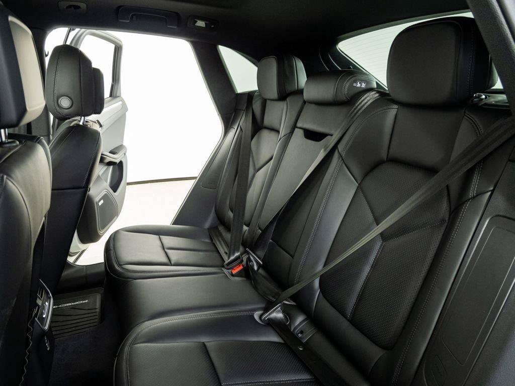 New 2026 Porsche Macan AWD/4WD image 22