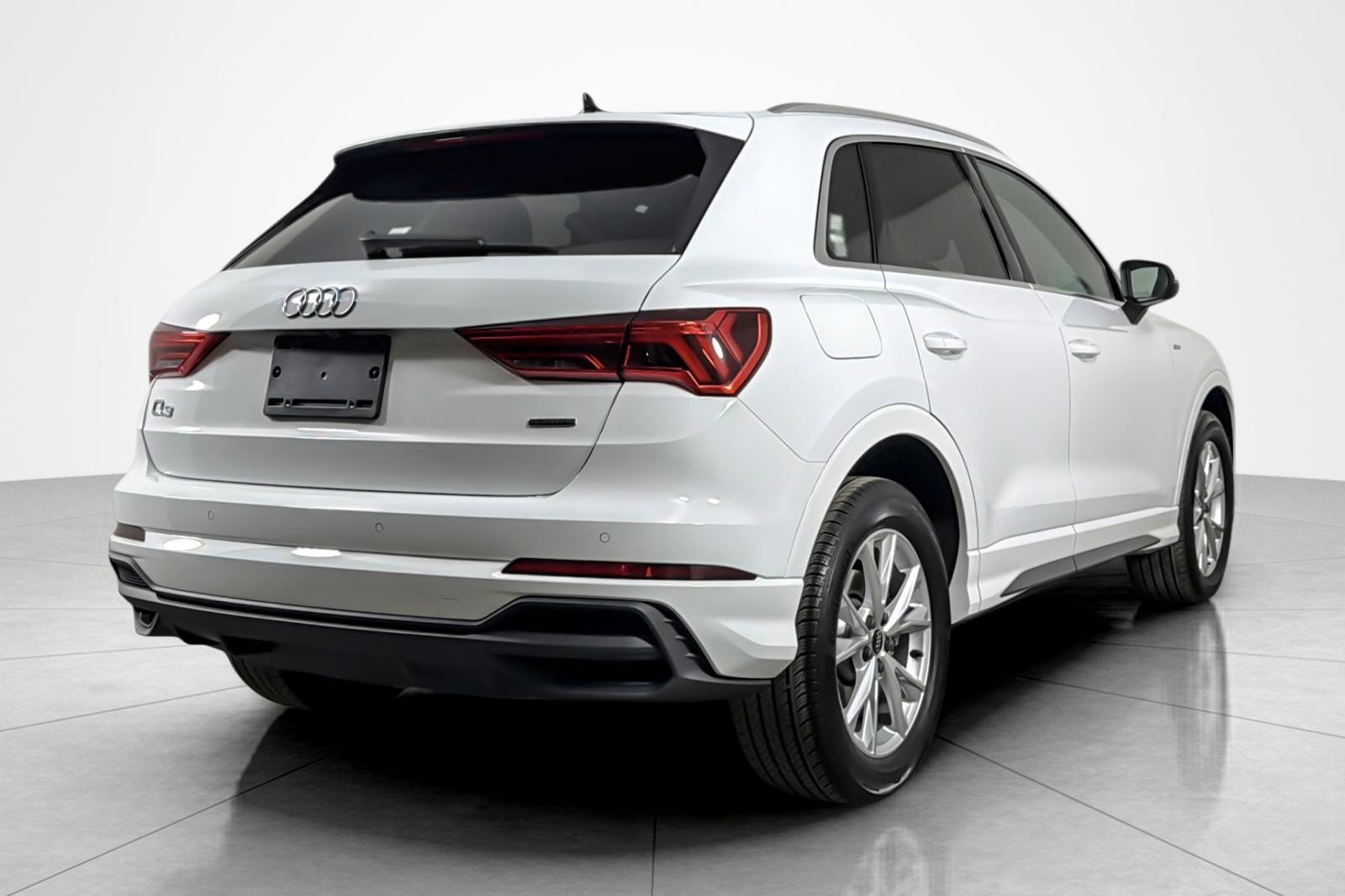 Used 2025 Audi Q3 2.0T Premium w/ Convenience Package AWD/4WD image 5