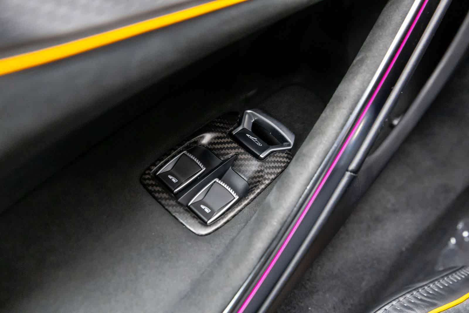 Used 2023 McLaren Artura RWD image 28