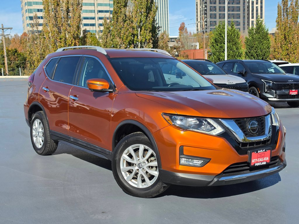 Used 2018 Nissan Rogue SV w/ Premium Package AWD/4WD image 2