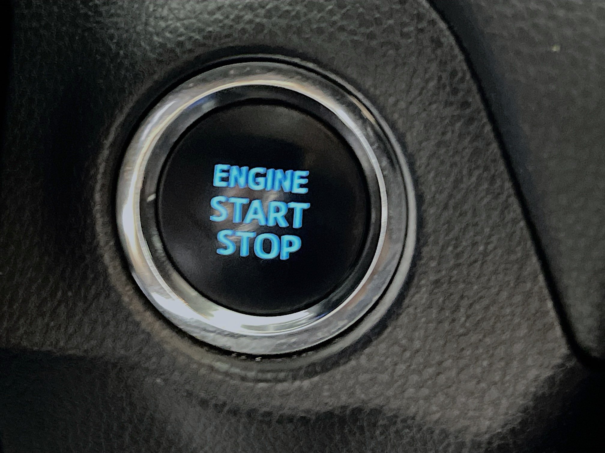 Used 2019 Toyota RAV4 XLE w/ Convenience Package FWD image 23