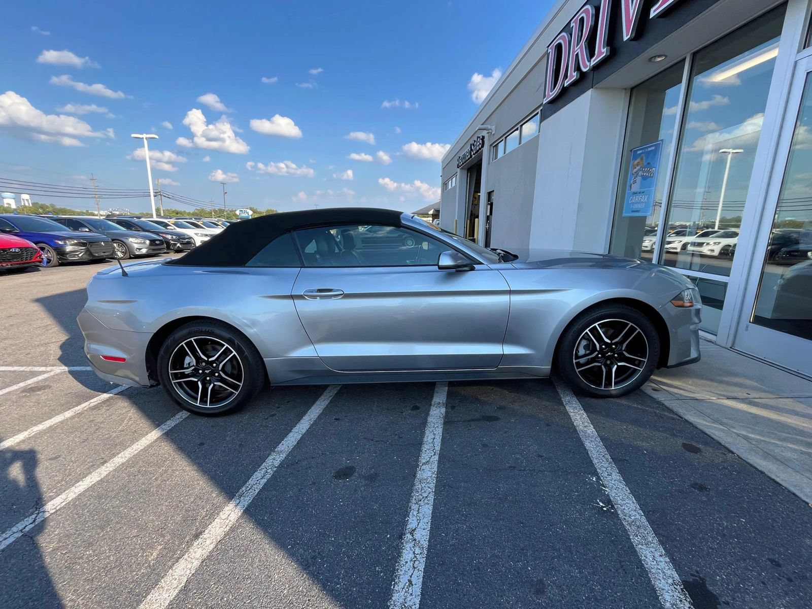 Used 2022 Ford Mustang Premium RWD image 10