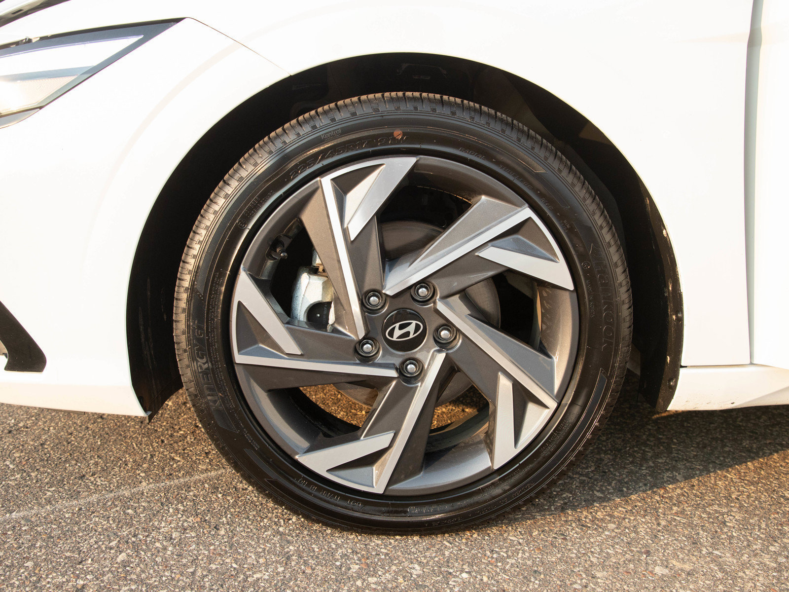 Used 2025 Hyundai Elantra SEL FWD image 27