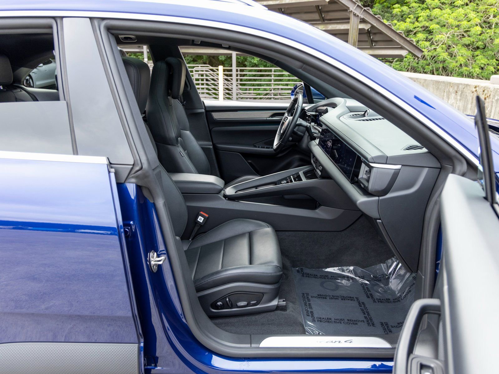 Used 2024 Porsche Macan 4 Electric image 56