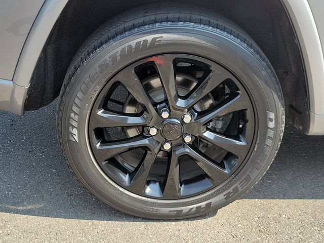 Used 2020 Jeep Grand Cherokee Altitude AWD/4WD image 30