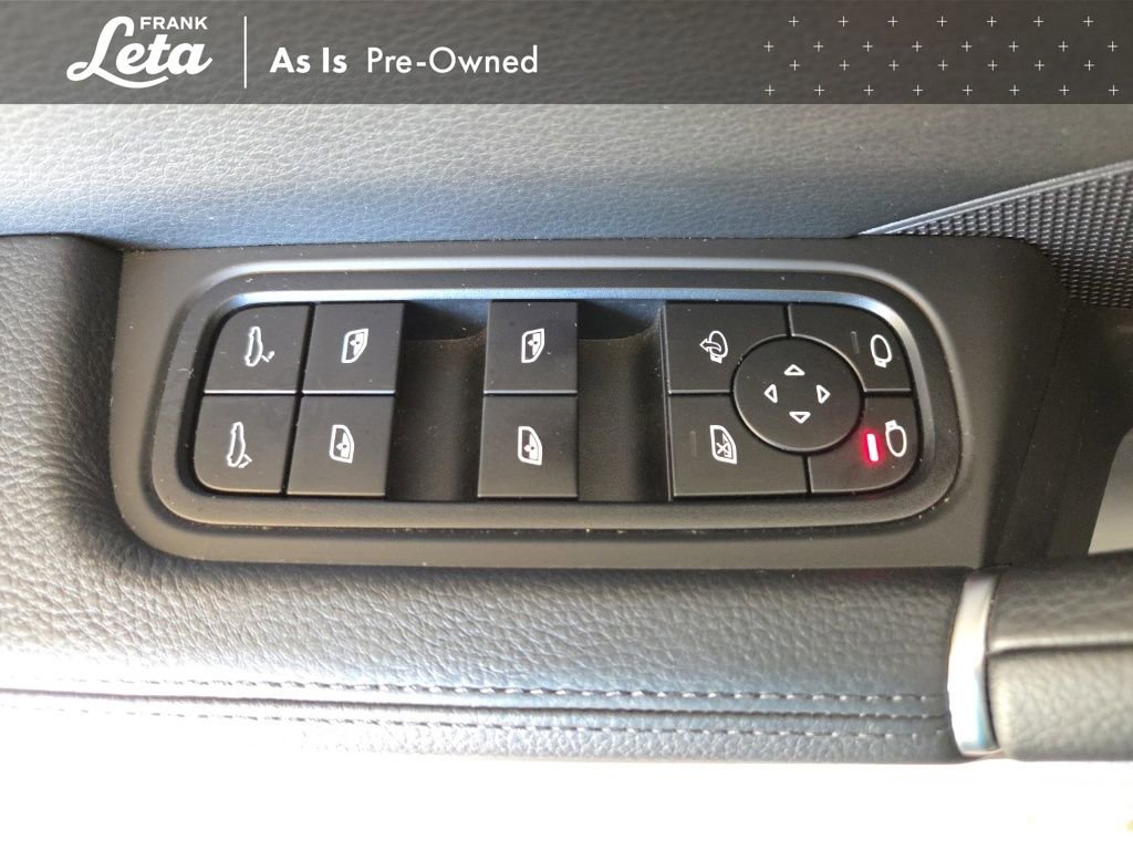 Used 2022 Porsche Cayenne w/ Premium Package image 31