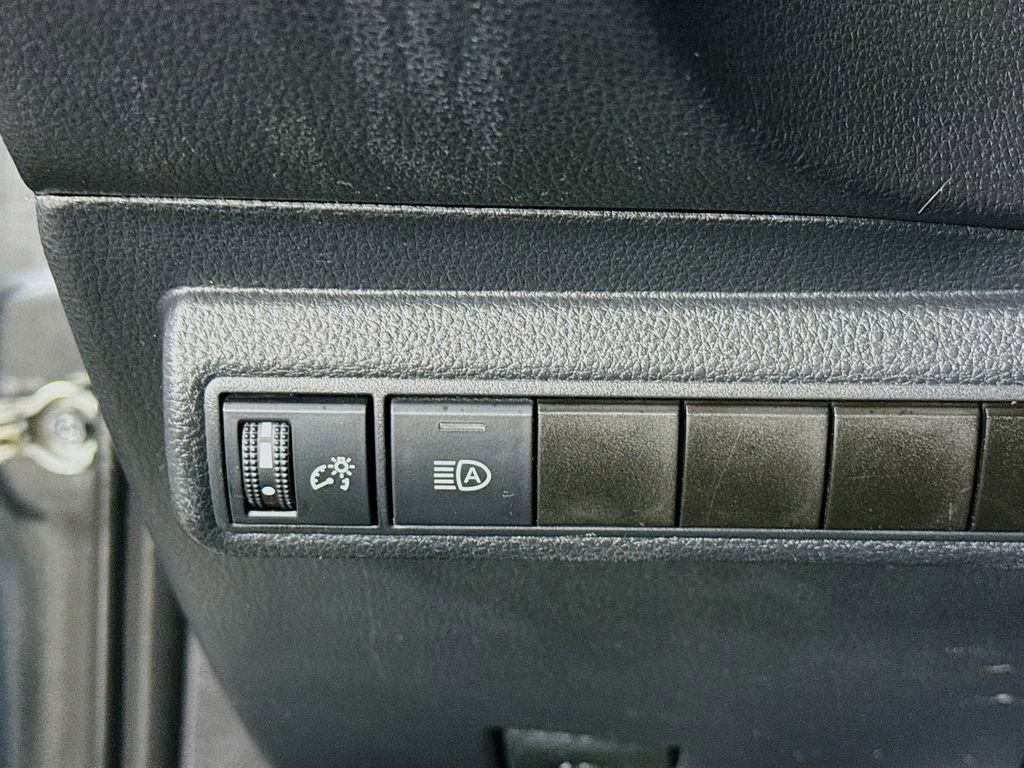 Certified 2021 Toyota Corolla LE FWD image 18