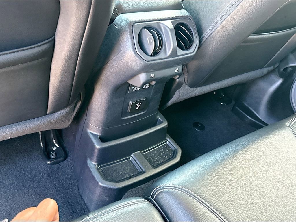 Used 2021 Jeep Wrangler Unlimited Sahara image 28