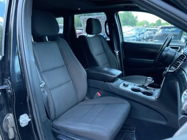 Used 2020 Jeep Grand Cherokee Laredo w/ All-Weather Capability Group AWD/4WD image 28