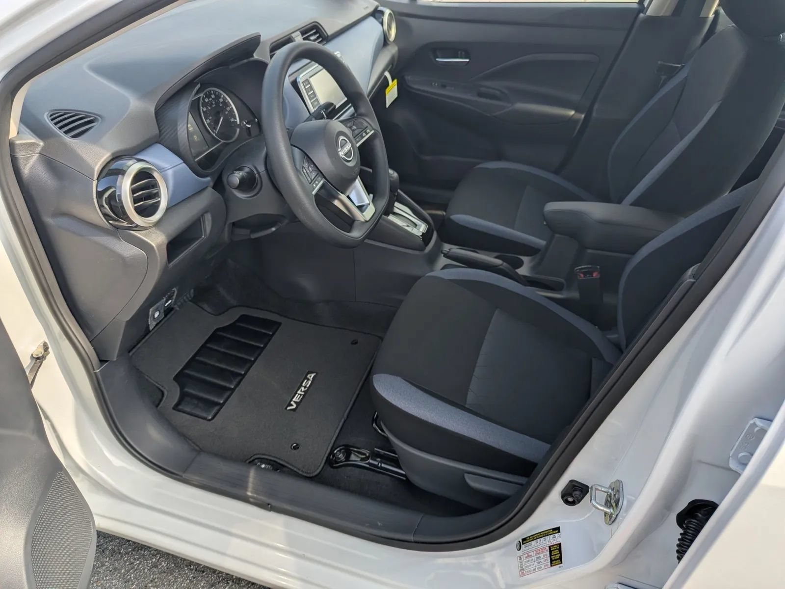 New 2025 Nissan Versa SV w/ Trunk Package FWD image 10