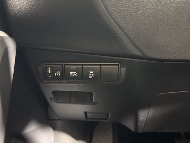Certified 2026 Toyota Corolla Cross XLE AWD/4WD image 33
