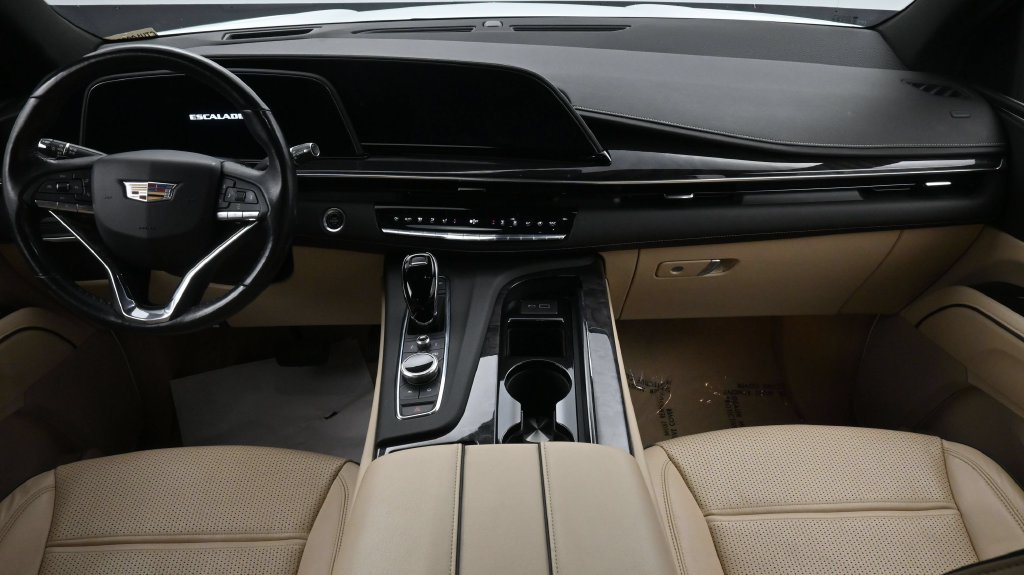 Used 2023 Cadillac Escalade Premium Luxury RWD image 4