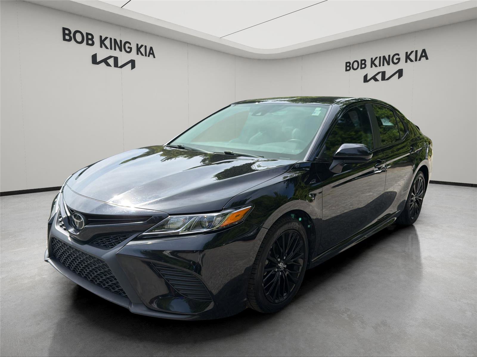 Used 2019 Toyota Camry SE