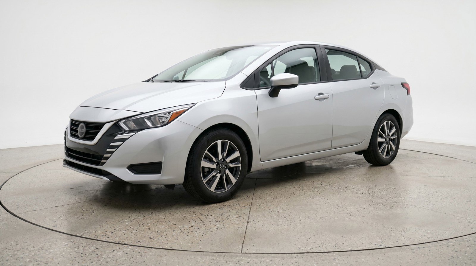 Used 2025 Nissan Versa SV FWD image 3
