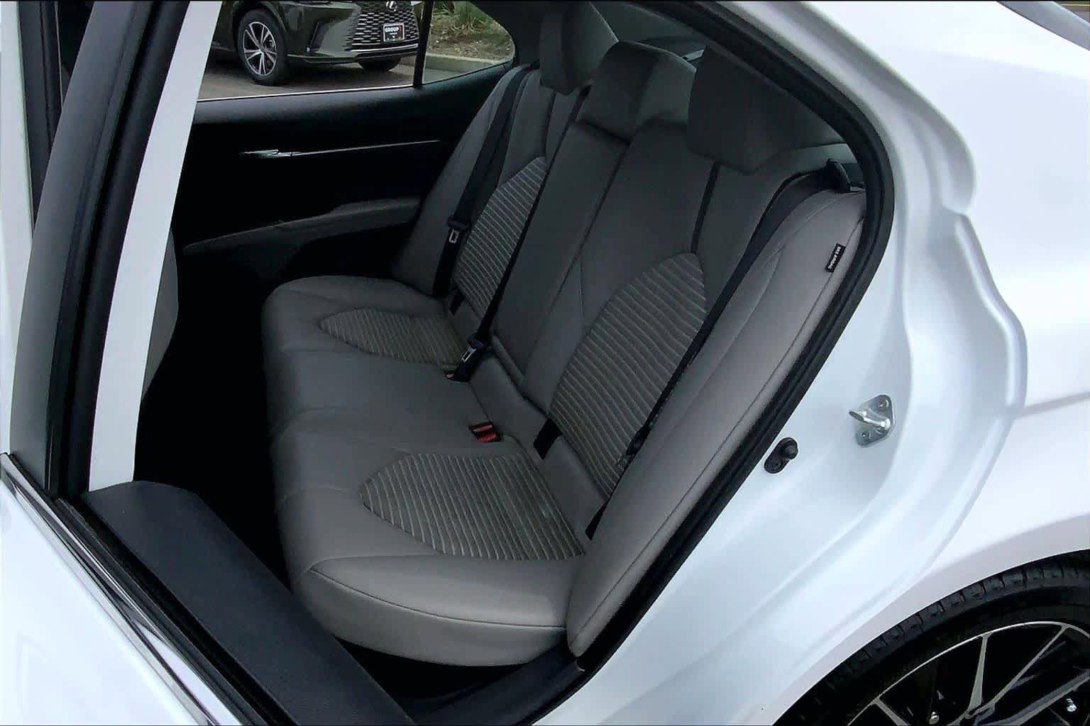 Used 2023 Toyota Camry SE FWD image 21