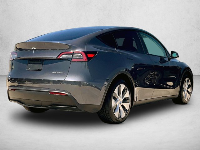 Used 2022 Tesla Model Y Long Range AWD/4WD image 2