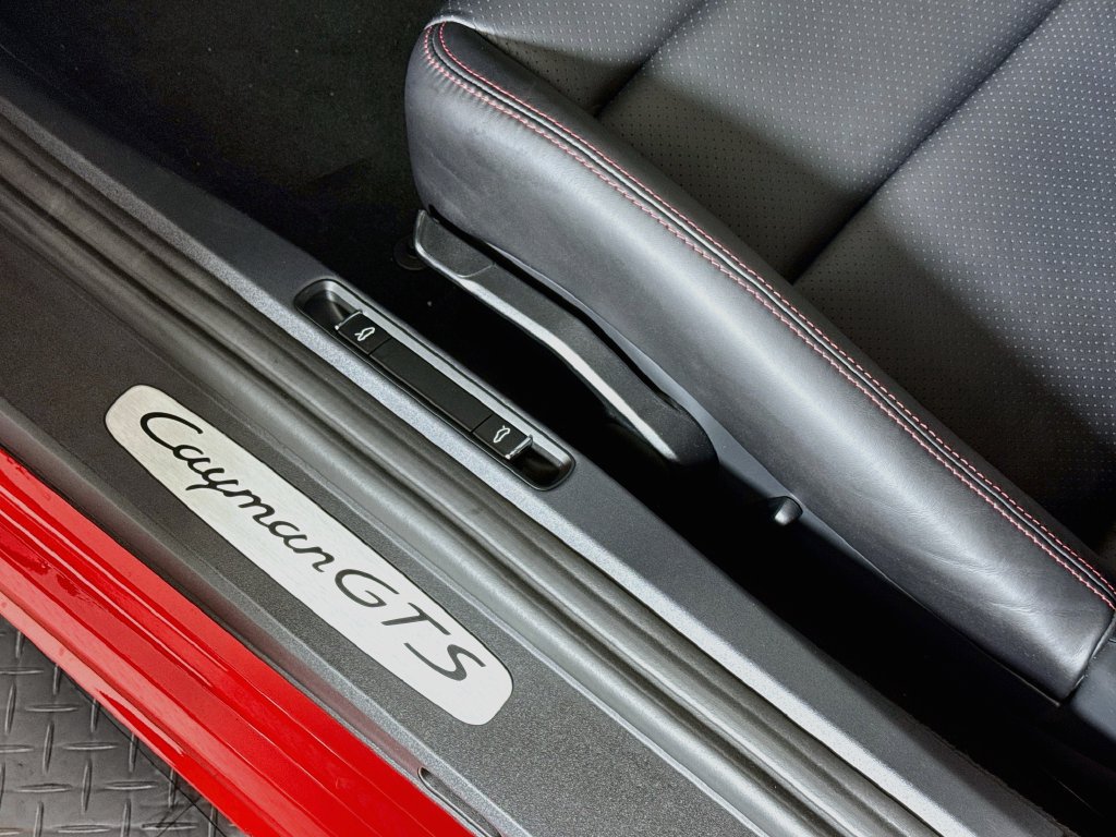 Certified 2024 Porsche 718 Cayman GTS RWD image 19