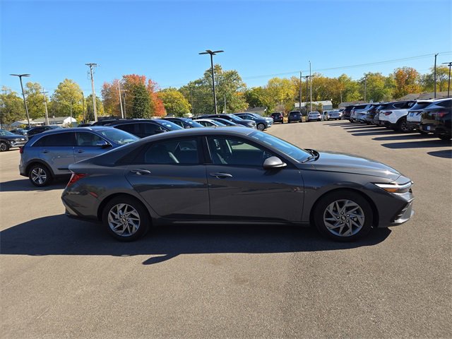 Certified 2024 Hyundai Elantra SEL image 5