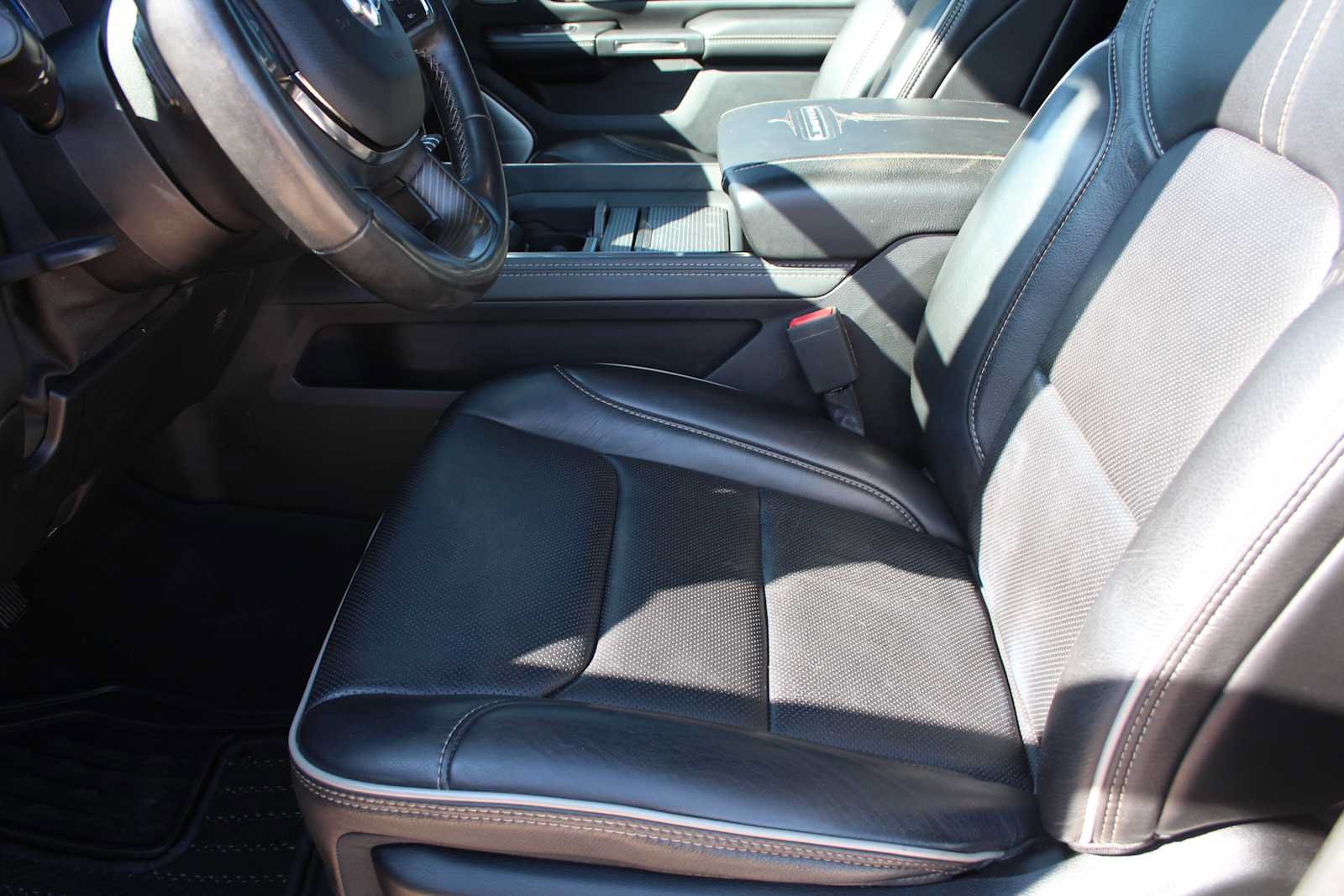 Used 2020 RAM 1500 Limited AWD/4WD image 32
