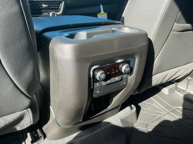 New 2026 Chevrolet Suburban Premier w/ Sun And Tow Package AWD/4WD image 36