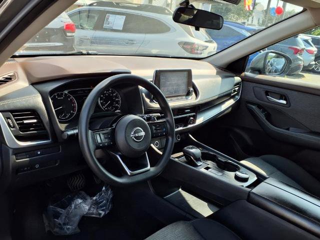 Used 2023 Nissan Rogue SV image 9