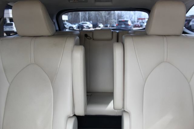 Used 2020 Toyota Highlander Limited image 29