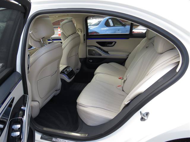 Certified 2022 Mercedes-Benz S 500 4MATIC w/ AMG Line Package image 27