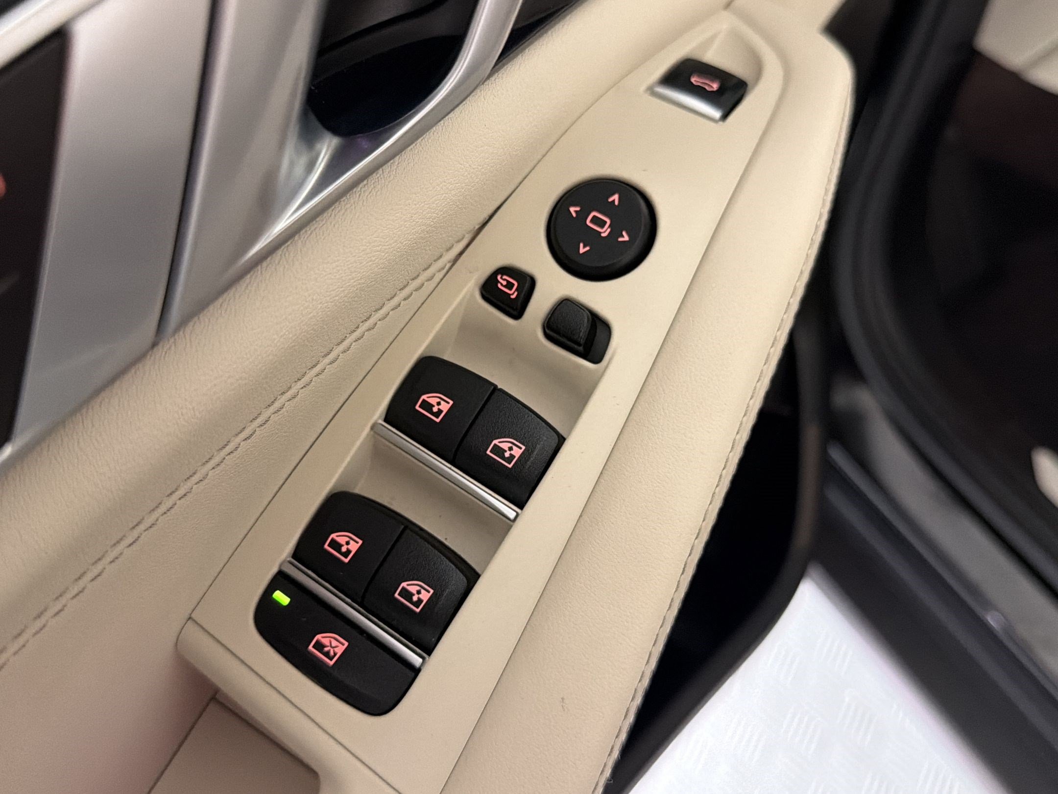 Used 2024 BMW X5 sDrive40i w/ Premium Package RWD image 9