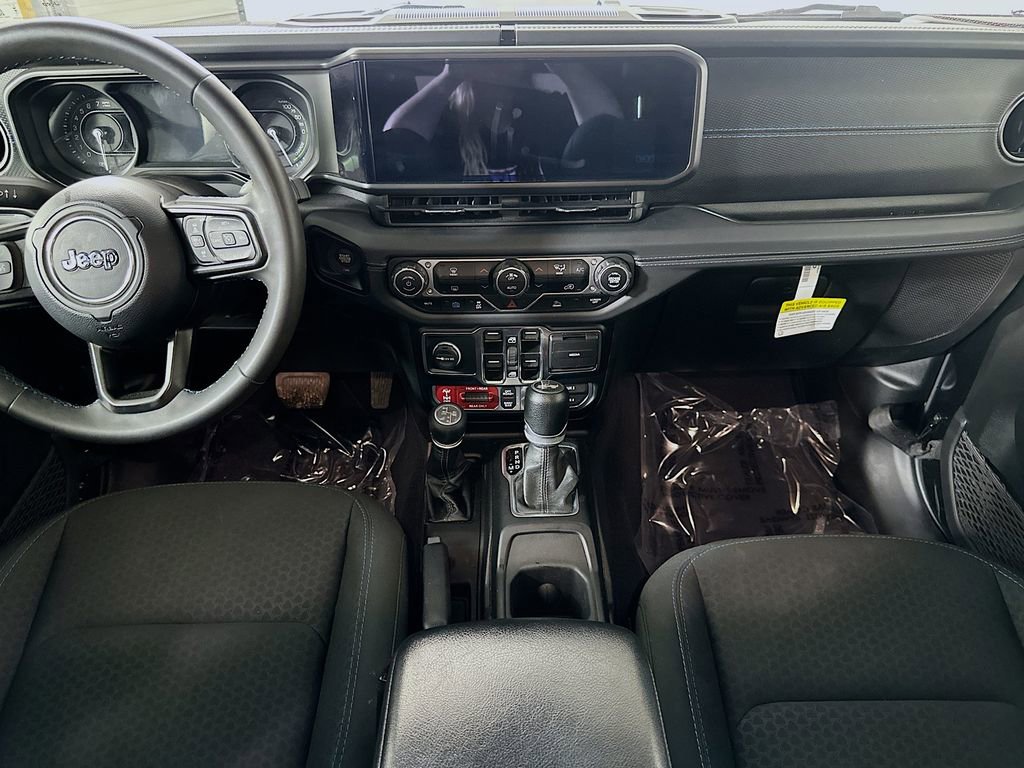 Used 2024 Jeep Wrangler Unlimited Rubicon 4xe image 18