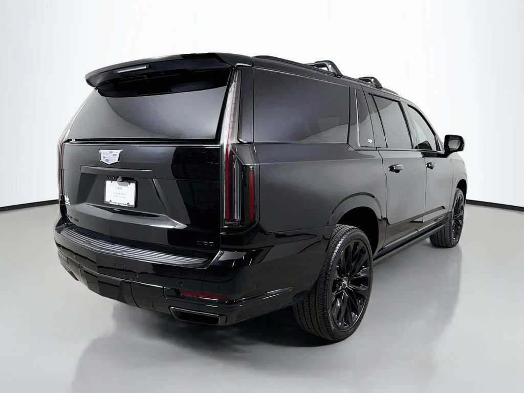 Used 2026 Cadillac Escalade ESV Sport w/ LPO, ONYX Package AWD/4WD image 6