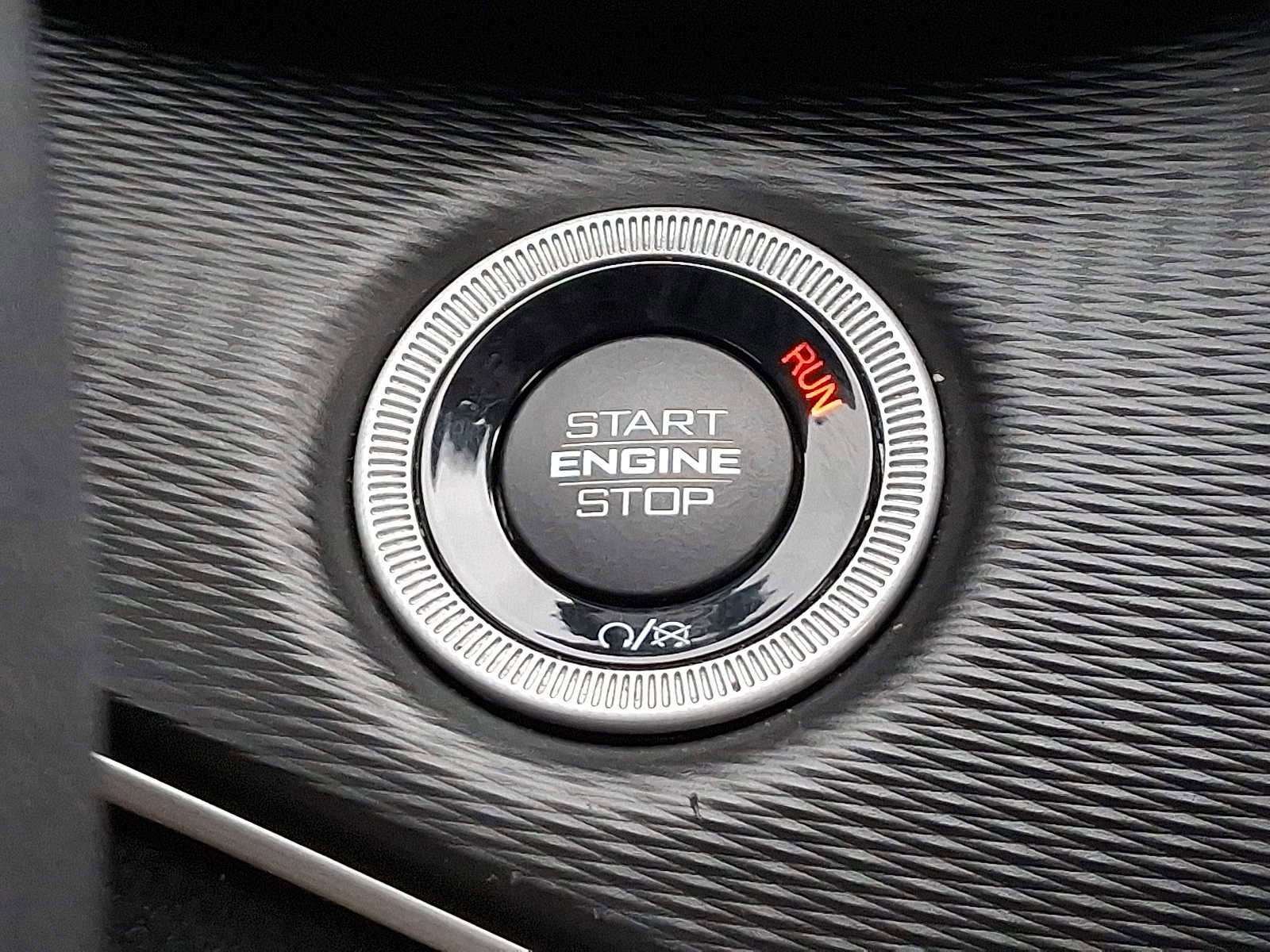 Used 2023 Jeep Grand Cherokee Laredo w/ Luxury Tech Group I image 23