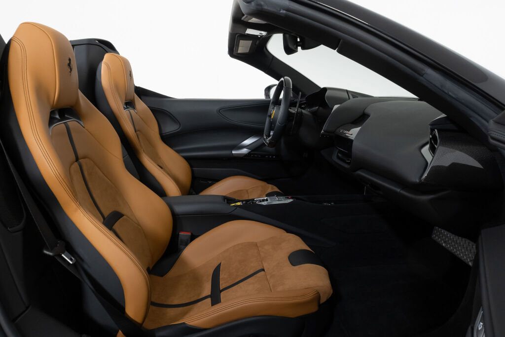 Used 2023 Ferrari SF90 Spider AWD/4WD image 17