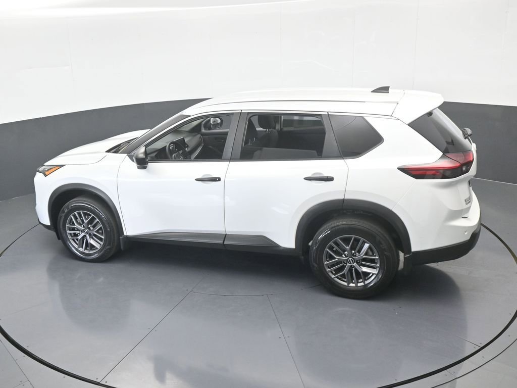Used 2024 Nissan Rogue S image 42