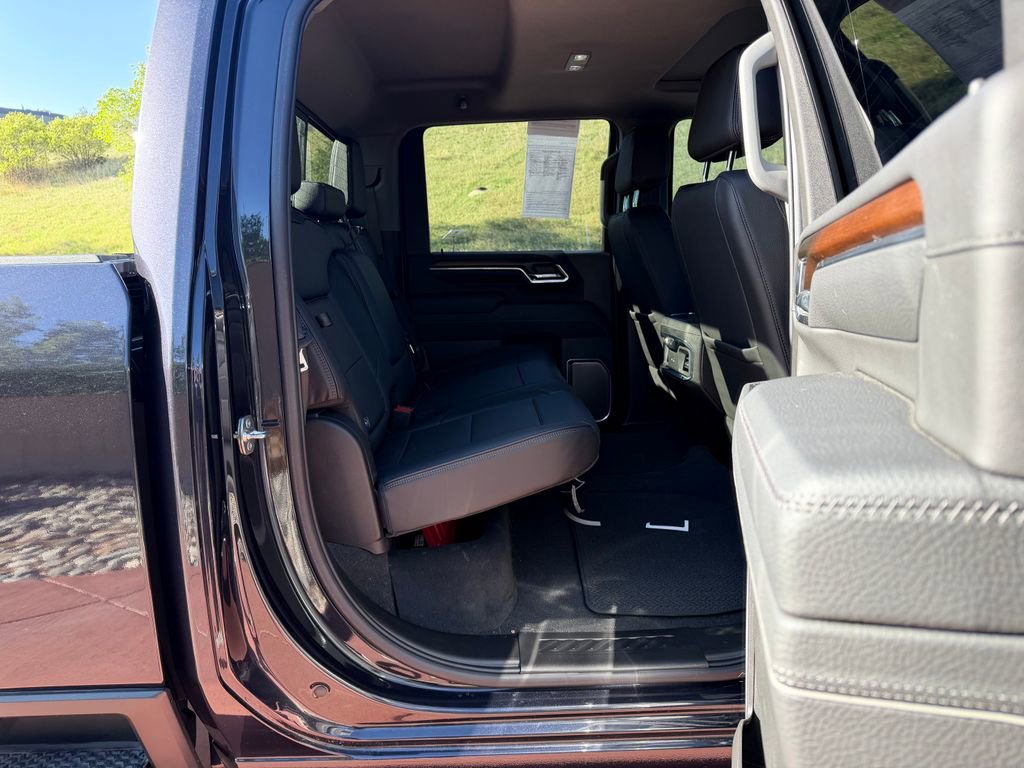 Used 2025 GMC Sierra 3500 Denali w/ Denali Reserve Package AWD/4WD image 25