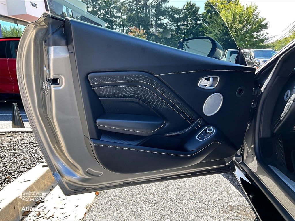 Used 2019 Aston Martin V8 Vantage Coupe RWD image 21