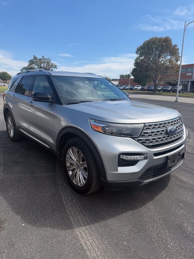 Used 2020 Ford Explorer Limited AWD/4WD image 3