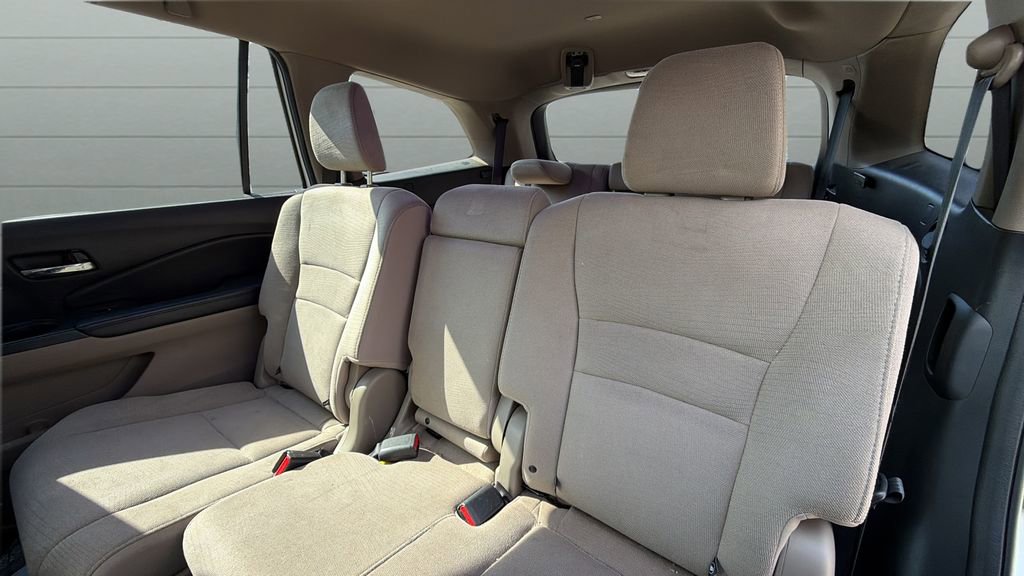 Used 2017 Honda Pilot EX image 27