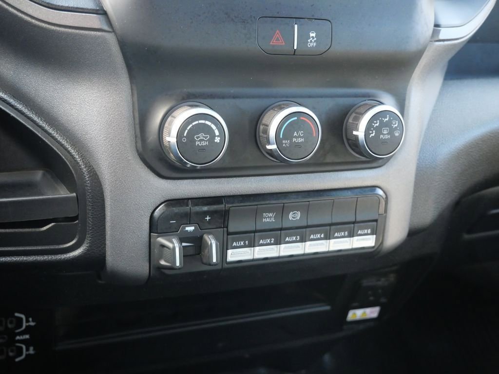 Used 2023 RAM 3500 Tradesman w/ Chrome Appearance Group AWD/4WD image 26
