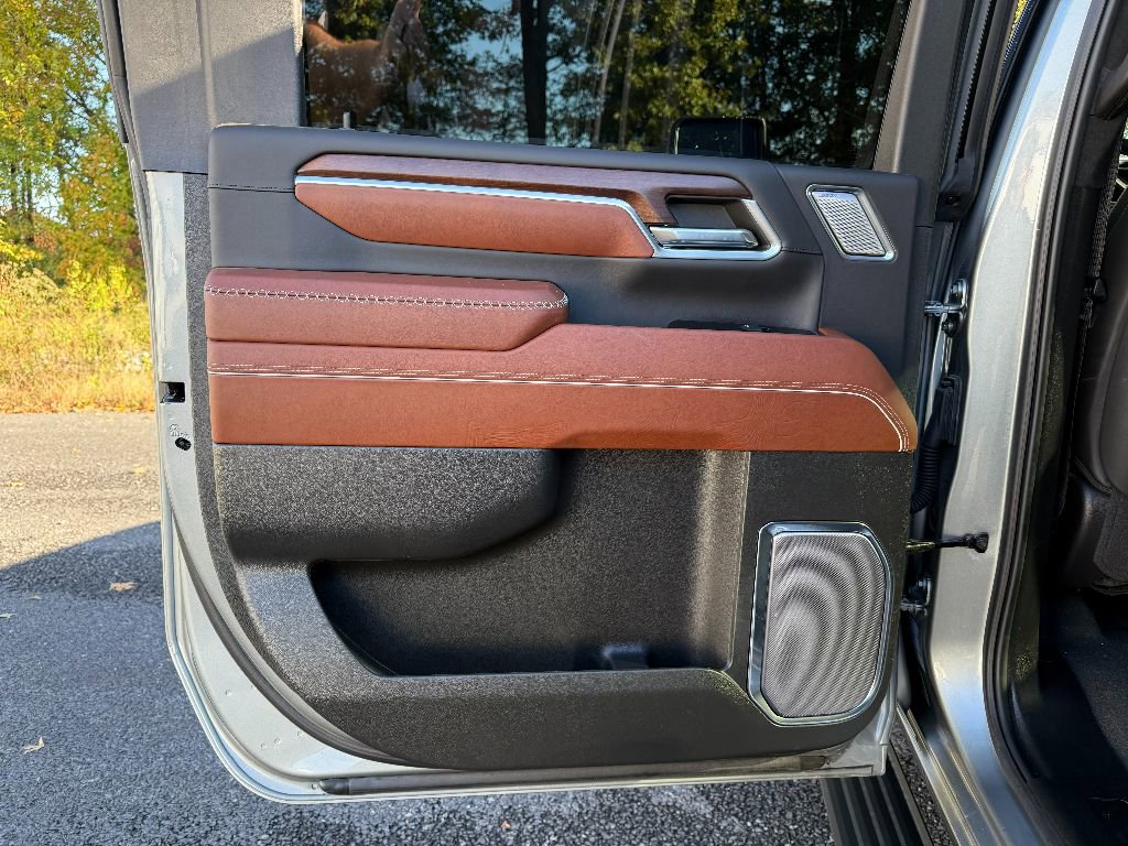 Used 2024 GMC Sierra 2500 Denali Ultimate image 29