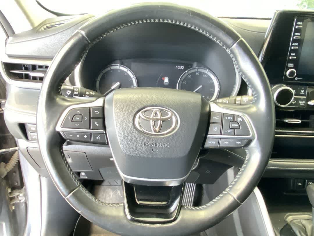 Certified 2021 Toyota Highlander XLE AWD/4WD image 17