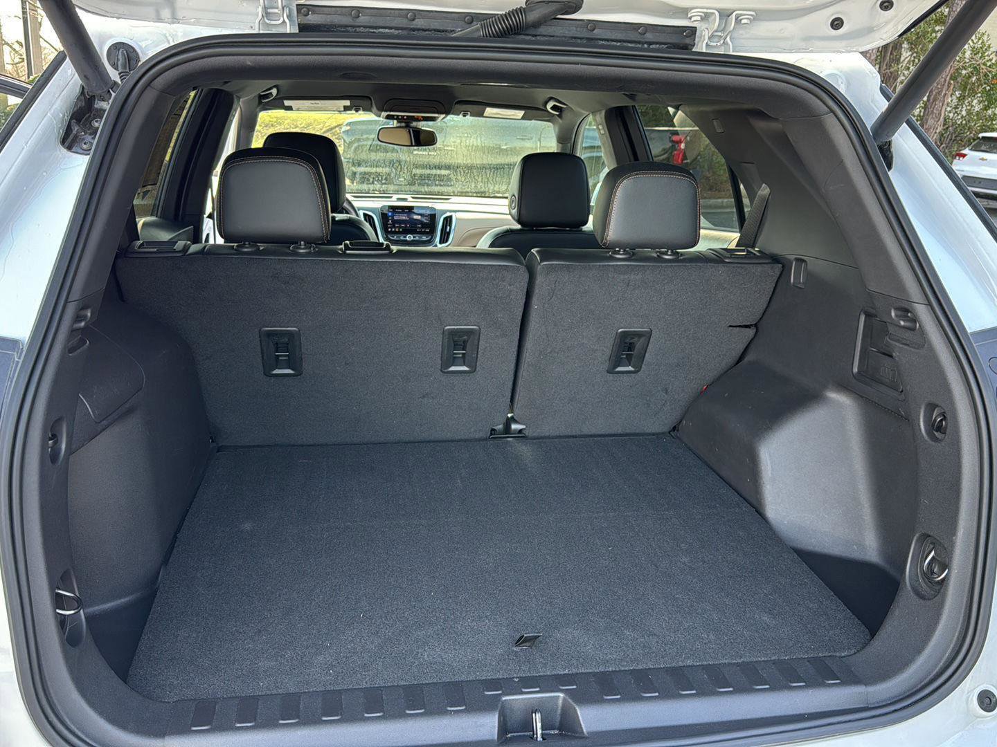 Used 2023 Chevrolet Equinox Premier image 29