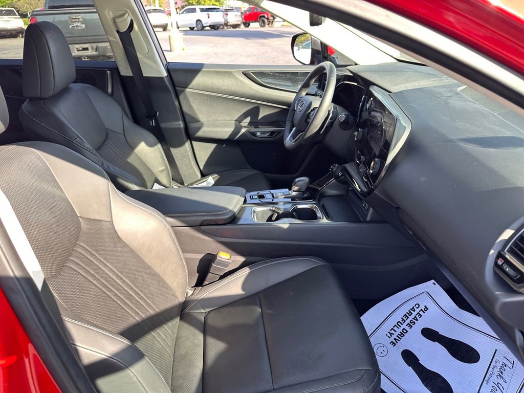 Used 2023 Lexus NX 250 FWD w/ Towing Package (2000 Lbs) image 15