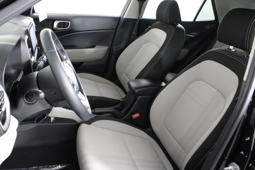 Certified 2022 Hyundai Venue SEL FWD image 20