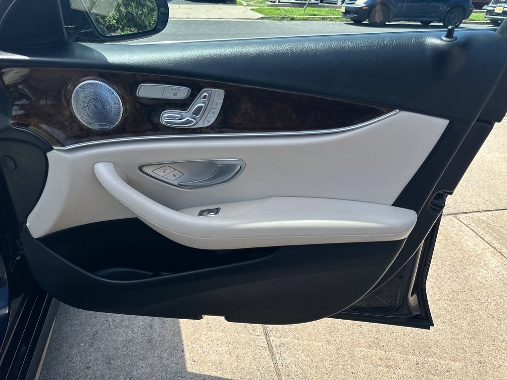 Used 2017 Mercedes-Benz E 300 4MATIC image 20