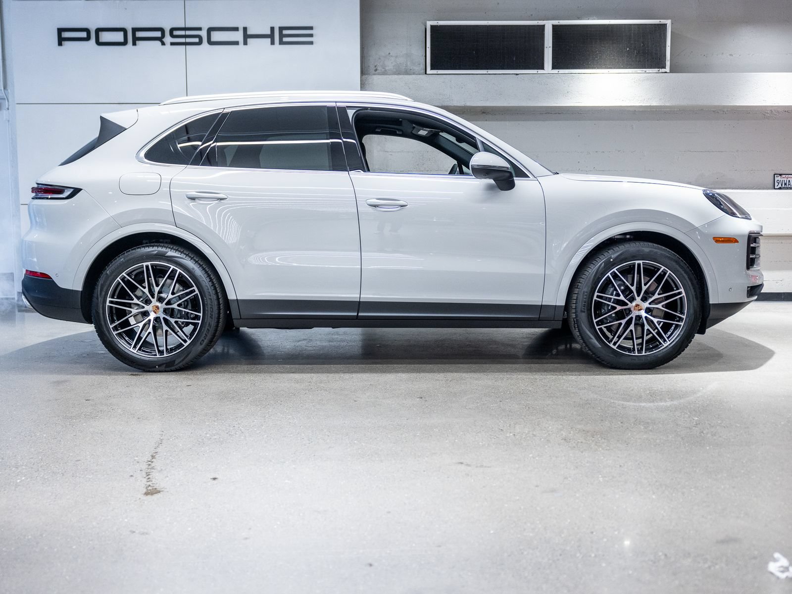 New 2026 Porsche Cayenne AWD/4WD image 9