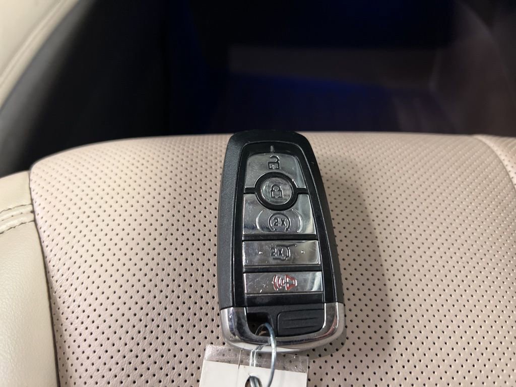 Used 2021 Lincoln Corsair Reserve w/ Equipment Group 201A image 39