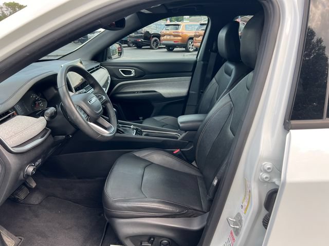 Used 2023 Jeep Compass Latitude w/ Sun and Sound Group AWD/4WD image 4