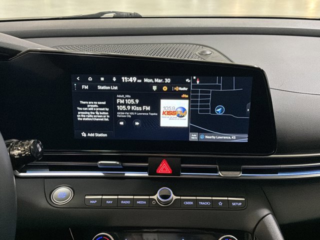 Used 2024 Hyundai Elantra Limited image 31