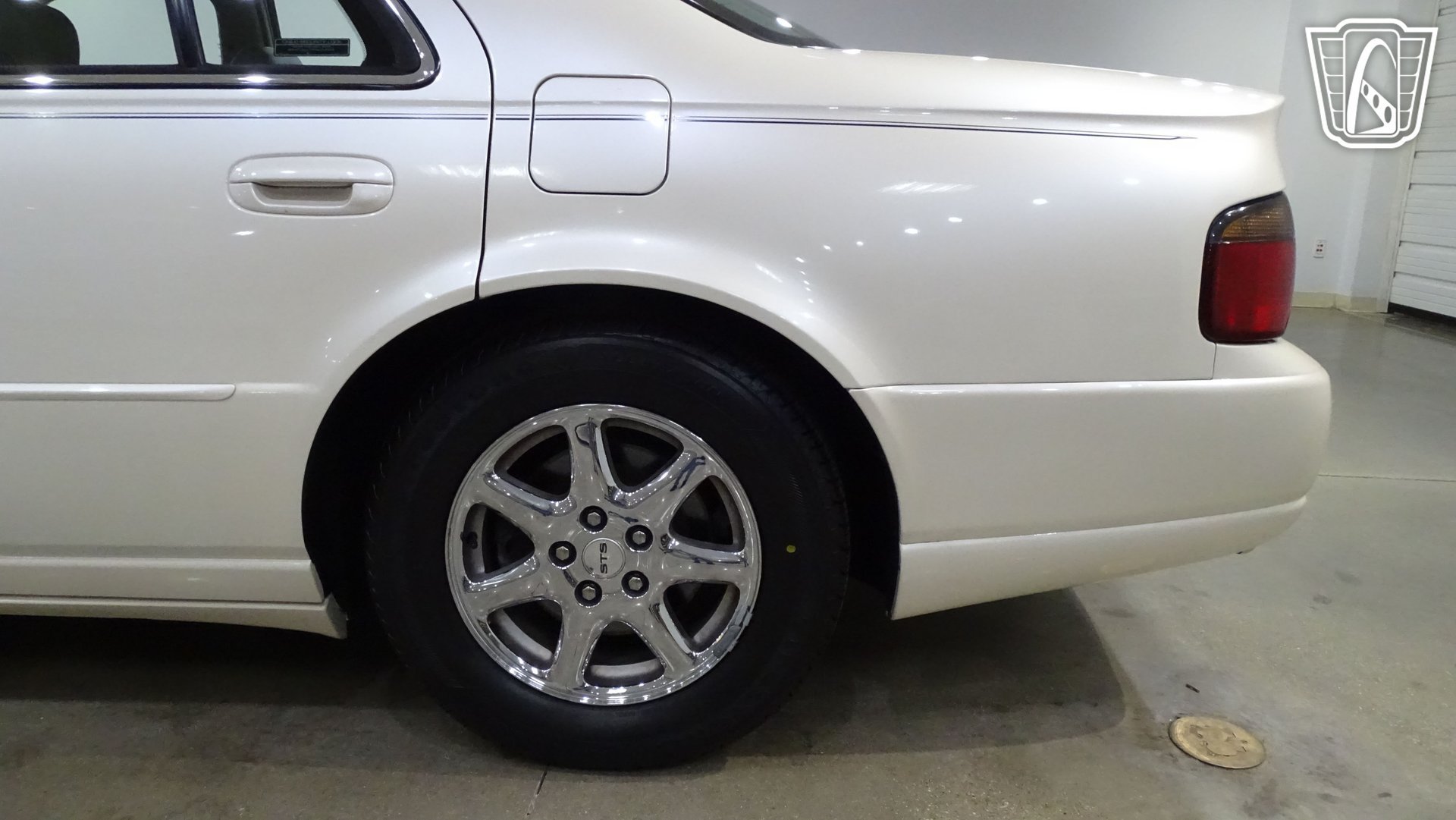 Used 2000 Cadillac Seville STS w/ Convenience Pkg FWD image 31