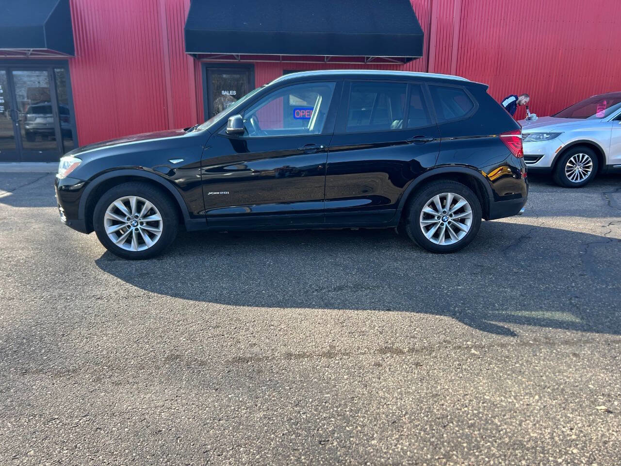 Used 2017 BMW X3 xDrive28i w/ Driving Assistance Package AWD/4WD image 10